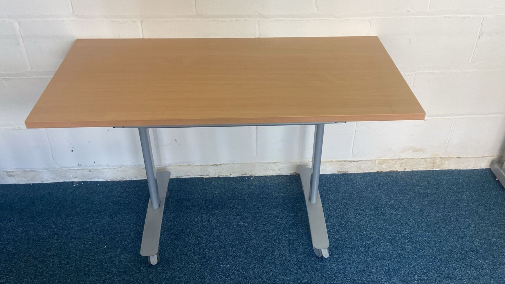 Beach flip top table