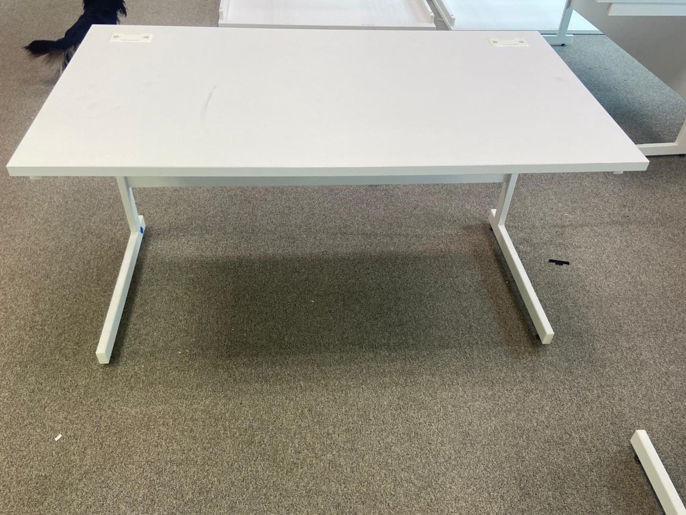 1600*800 White Cantilever Desk